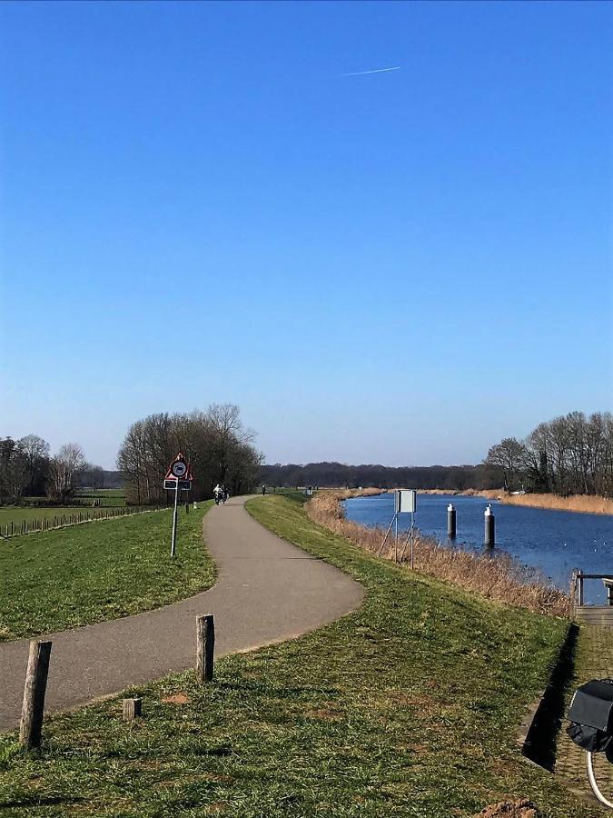 De Buurvrouw Nr.18 Bed & Breakfast Doesburg Bagian luar foto